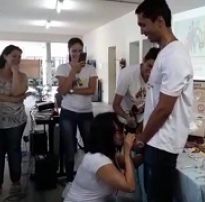 Professora ensinando os alunos colocar camisinha com a boca – xvideos ws