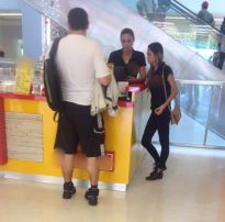 Aline vendedora de quiosqui no shopping foi mostrar o peitão e caiu na net – peladas brasil