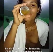 Tigresa vip bêbada se masturbando para os fãs