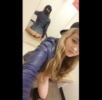 Novinha youtuber caiu na net sentando no consolo na frente do espelho – pimbada