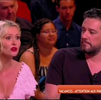 Flagra da gostosa apresentadora da tv francesa pagou peitinhos ao vivo