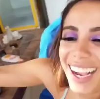 Anitta rebolando a bunda com o crush sarrando – porno vídeo tube