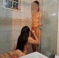 Corno filmou a esposa mamando o amigo no banho – coroastv
