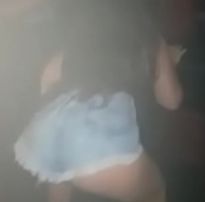 Minha amiga safada rebolando a bunda no baile
